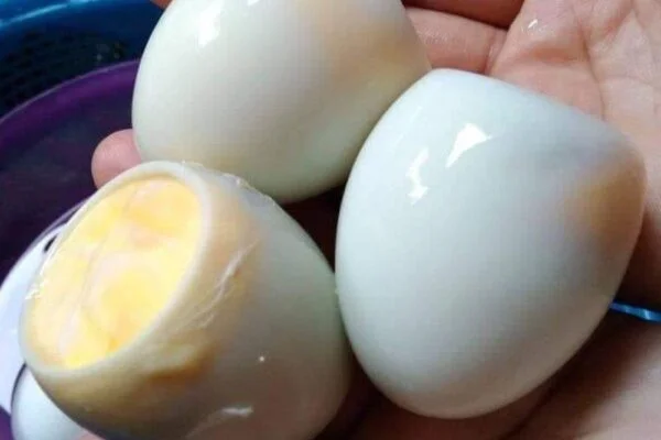 What Happens If You Accidentally Eat a Spoiled Egg?