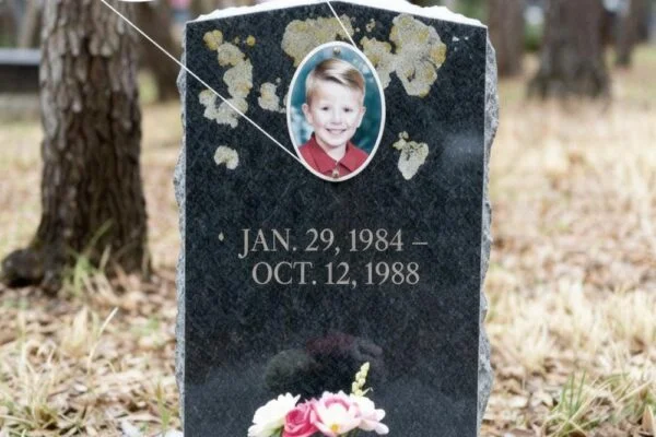 I Stumbled Upon a Headstone in the Woods and Saw My Childhood Photo on It – I Was Sh0cked When I Found out the Truth