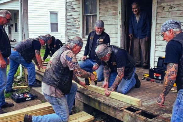 I Watched Bikers Rebuild My Elderly Neighbors Porch After His Family Walked Away