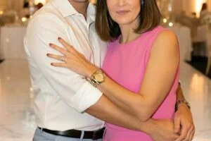 My mom marries my boyfriend, 10 days later She discovers…